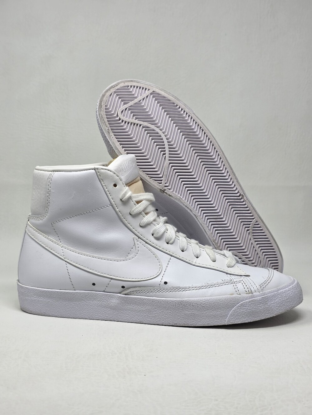 NIKE Blazer Mid 77 High-top Shoes Womens Size 9 White Peach CZ1055-117 Pre-owned